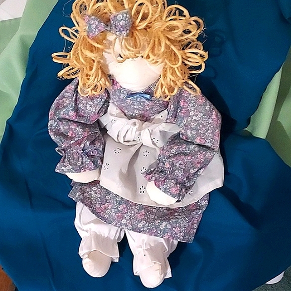HOMEMADE RAG DOLL - Picture 2 of 7